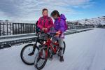 Kinder mit Fahrrad