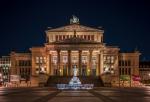 Konzerthaus bei Nacht