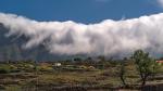 Wolkenwasserfall von unten