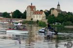 Wasserfahrzeuge vor dem Schloss