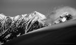 B&W Panorama mit Skifahrer