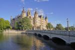 Schweriner Schloss mit Schlossbrücke