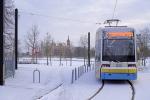 Schweriner Schloss mit Tram im Winter (1)