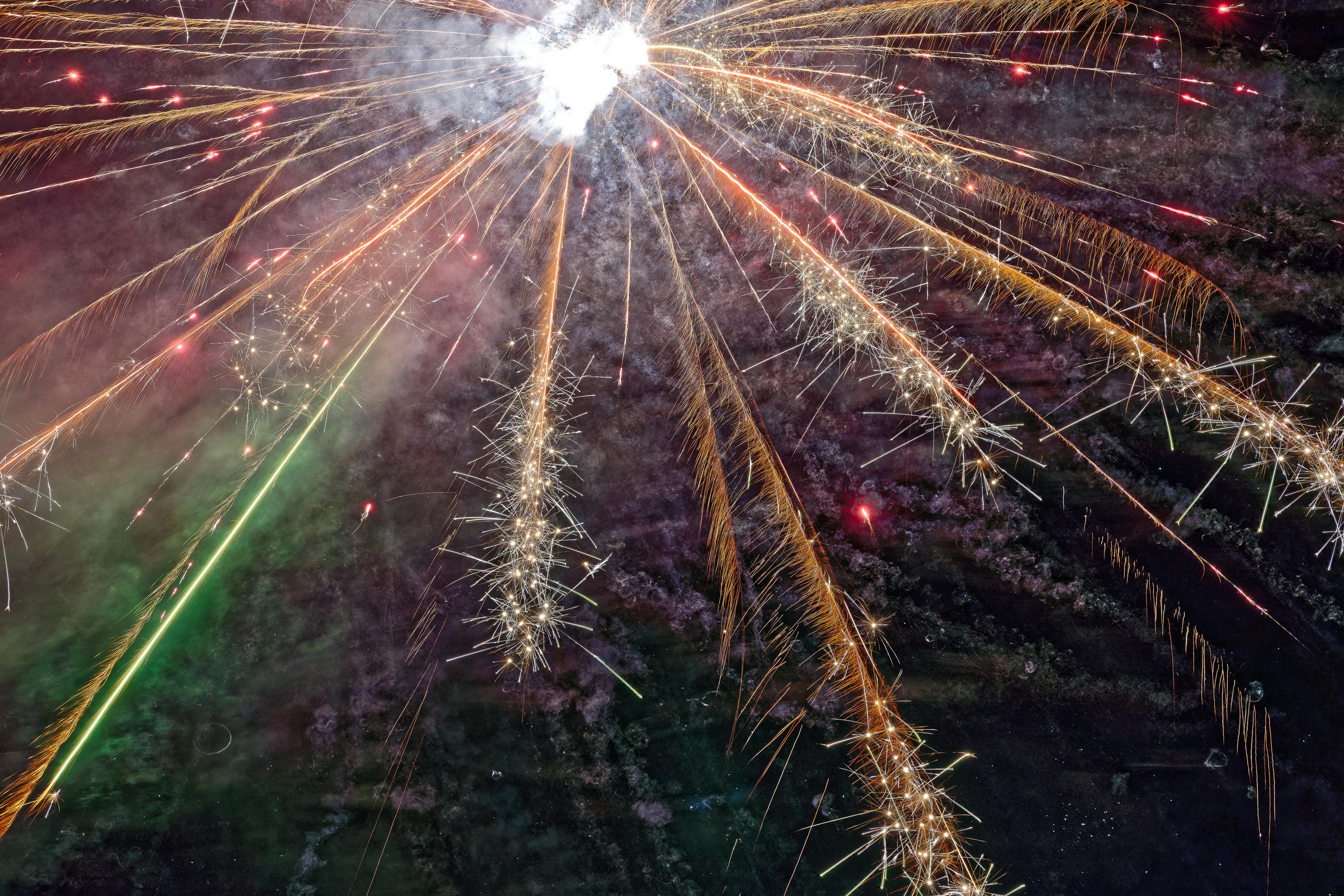 Feuerwerk von unten