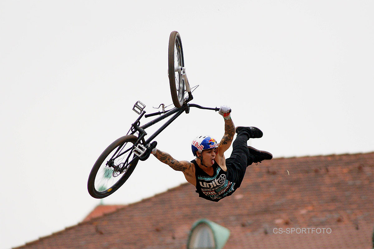 Andreu_Lacondeguy_Red_Bull_District_Ride
