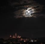 Mond über Siena