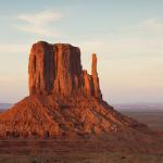 (79)	Monument Valley Butte bei Sunset
