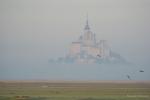 Mont Saint Michel im Morgennebel