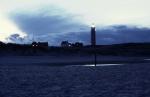 Leuchtturm auf Texel während der "Blauen Stunde"