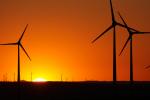 Sonnenuntergang im Windpark