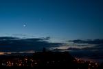 Festung mit mond, venus, alddebaran und jupiter