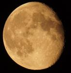 Mond Tamron 70-300USD f8  300mm