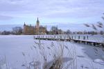 Schlossbucht mit Schweriner Schloss im Winter (2)