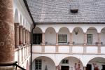 Arkadenhof im Schlosshotel Orth